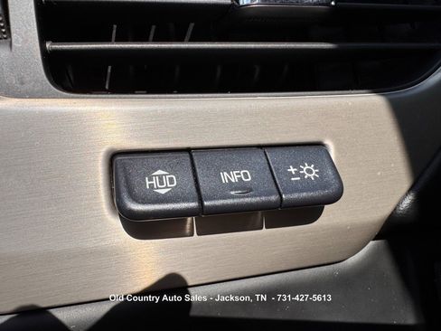 Used 2016 GMC Yukon Denali w/ Open Road Package RWD image 27