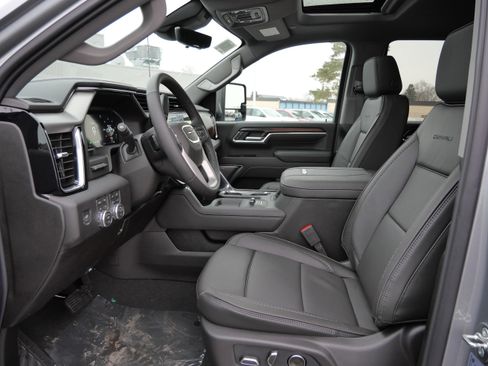 New 2026 GMC Sierra 3500 Denali w/ Denali Reserve Package image 3