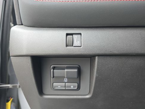 Used 2023 Chevrolet Colorado Z71 w/ Z71 Convenience Package 2 image 25