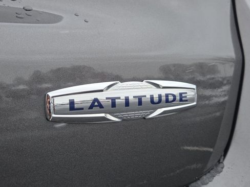 Used 2023 Jeep Compass Latitude w/ Convenience Group image 11