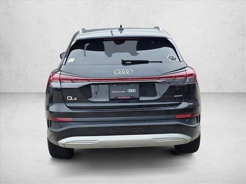 Certified 2022 Audi Q4 e-tron Prestige image 6