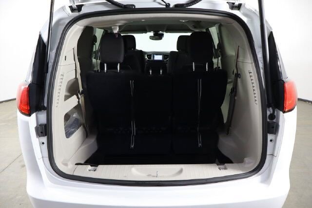 Used 2023 Chrysler Voyager LX FWD image 21
