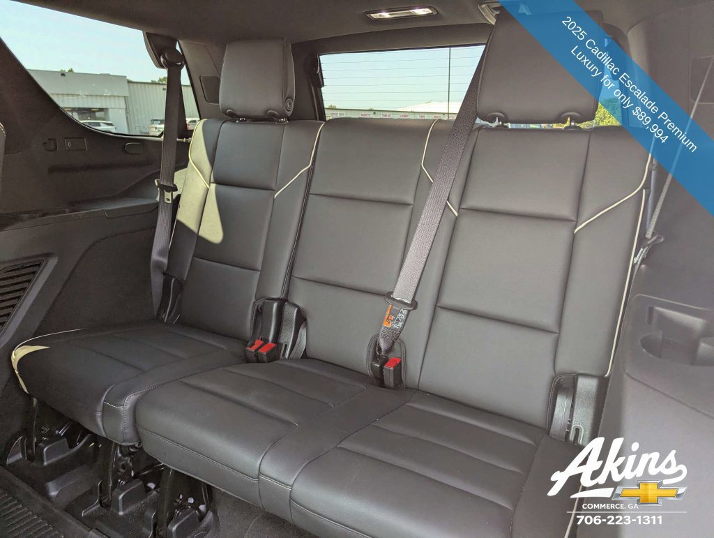 Used 2025 Cadillac Escalade Premium Luxury AWD/4WD image 14