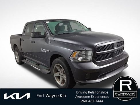 Used 2017 RAM 1500 Express RWD image 5