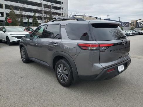 Certified 2024 Nissan Pathfinder SV w/ SV Premium Package FWD image 6