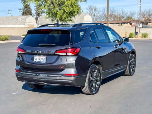 Used 2022 Chevrolet Equinox RS w/ Infotainment Package image 4