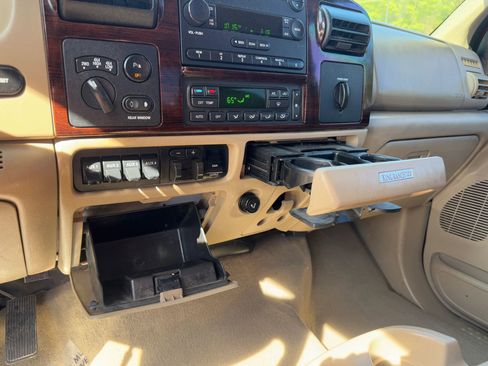 Used 2007 Ford F350 Lariat image 18