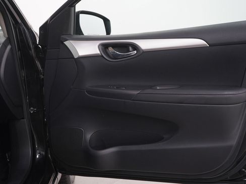 Used 2019 Nissan Sentra S FWD image 9