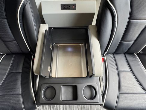 Used 2023 Mercedes-Benz Sprinter 3500 image 59