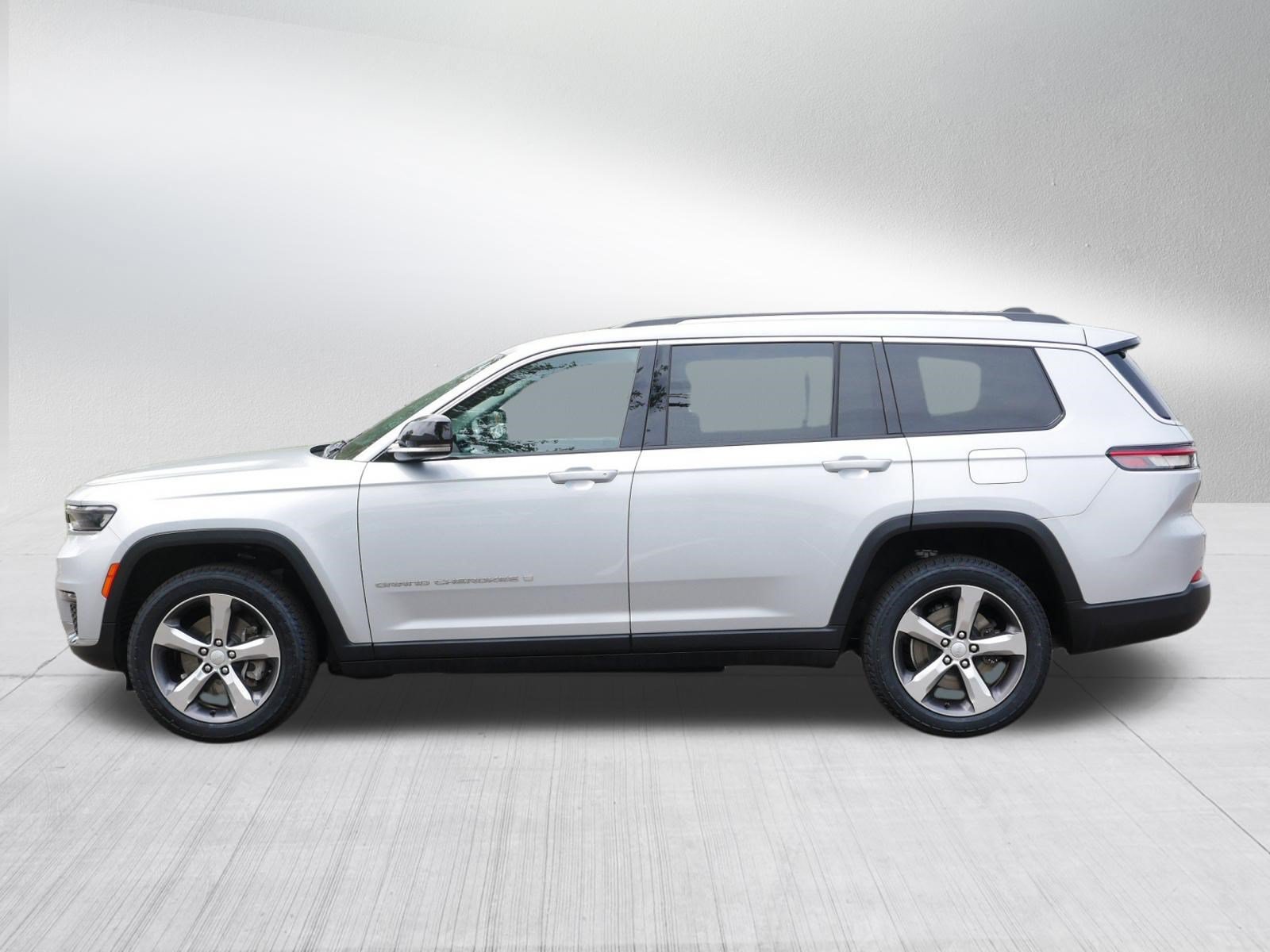 Used 2021 Jeep Grand Cherokee L Limited AWD/4WD image 4