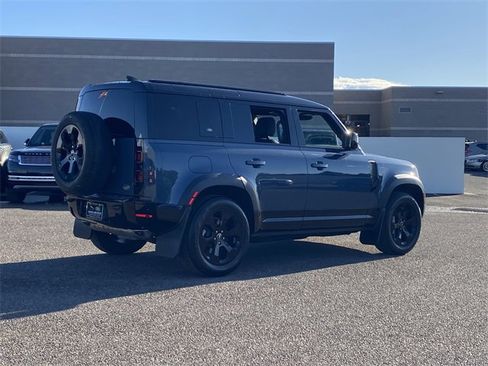 Used 2023 Land Rover Defender 110 X-Dynamic SE image 28