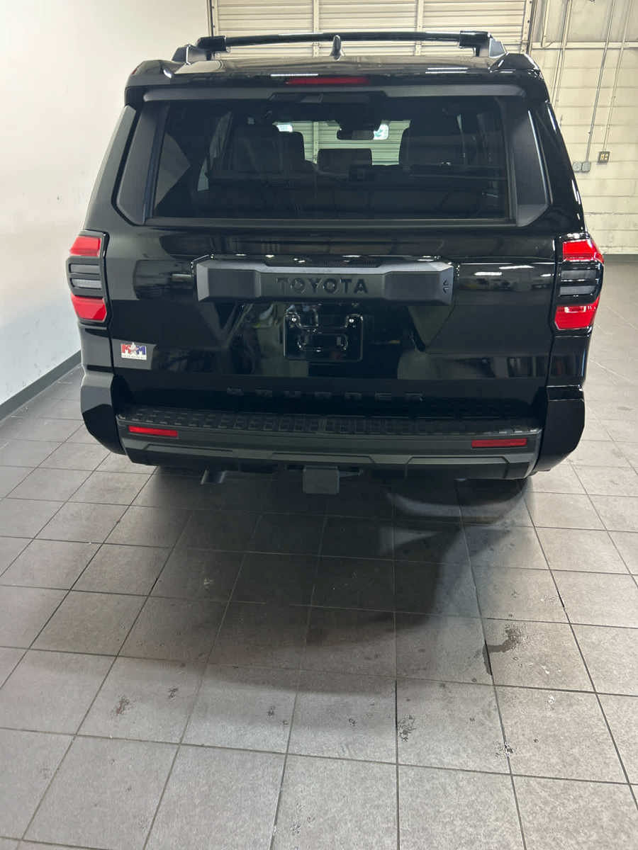 Used 2026 Toyota 4Runner SR5 AWD/4WD image 7