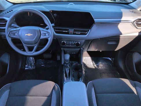 Used 2025 Chevrolet TrailBlazer LS image 16