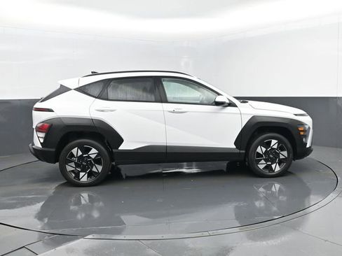 Used 2025 Hyundai Kona SEL image 4