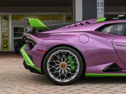 Used 2023 Lamborghini Huracan STO image 25