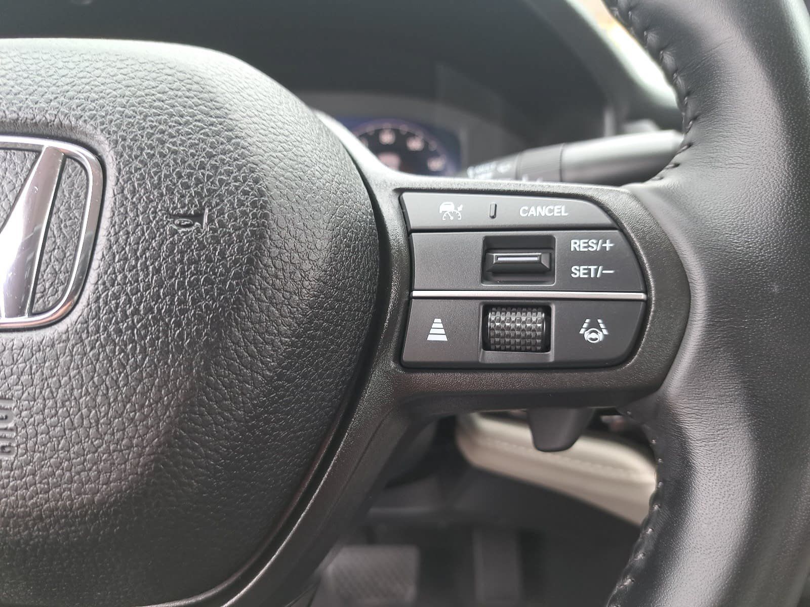Used 2023 Honda Accord EX-L image 19