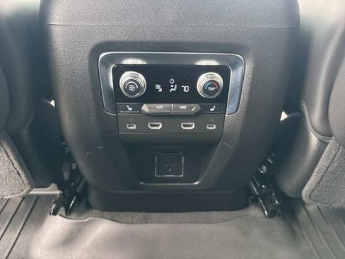 Used 2024 GMC Yukon Denali Ultimate w/ LPO, Floor Liner Package AWD/4WD image 19