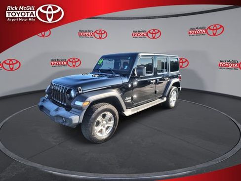 Used 2019 Jeep Wrangler Unlimited Sport S AWD/4WD image 4