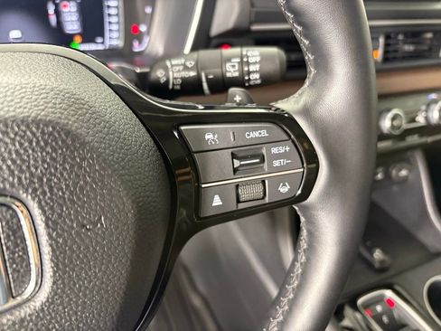 Used 2025 Honda Pilot Elite image 21