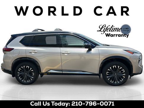 Used 2025 Nissan Rogue Platinum FWD image 8