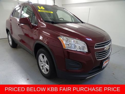 Used 2016 Chevrolet Trax LT w/ LT Convenience Package AWD/4WD image 1