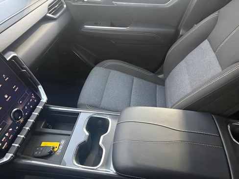 Certified 2025 GMC Acadia Elevation image 23