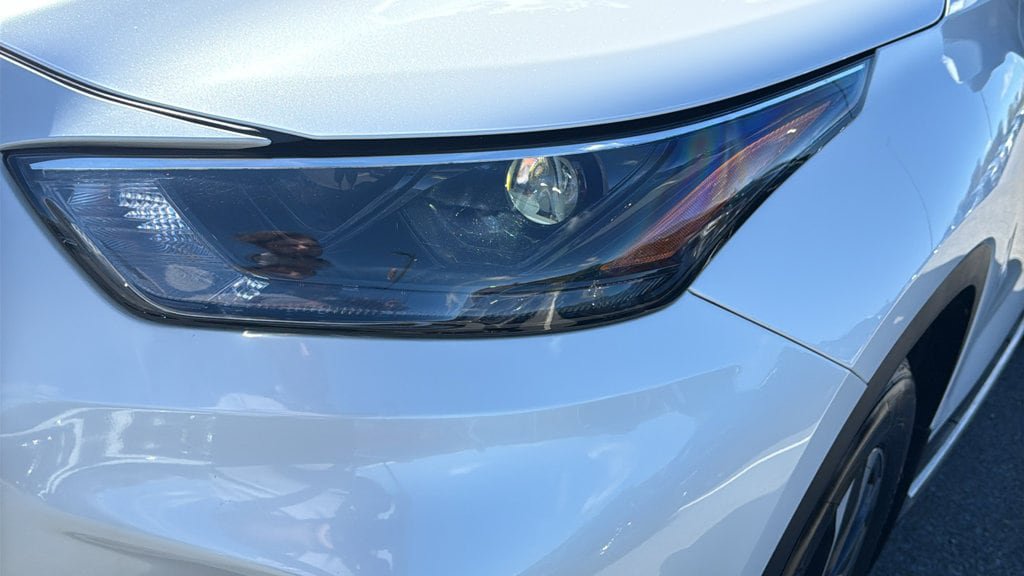 Used 2023 Toyota Highlander XLE AWD/4WD image 7