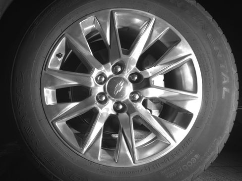 Used 2023 Chevrolet Suburban Premier image 12