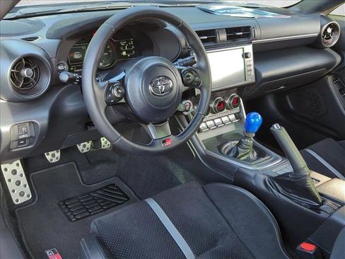 Used 2025 Toyota GR86 Premium w/ Performance Package RWD image 10