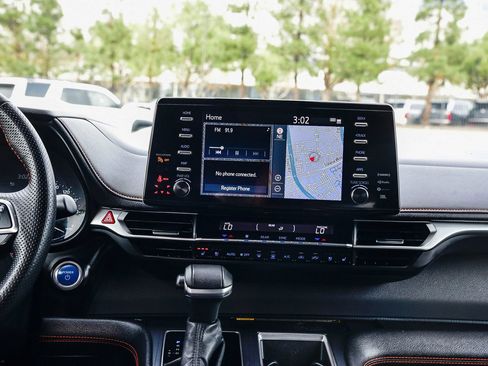 Certified 2024 Toyota Sienna XSE image 16