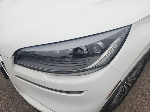 Used 2022 Lincoln Aviator 2WD w/ Premium Package image 6