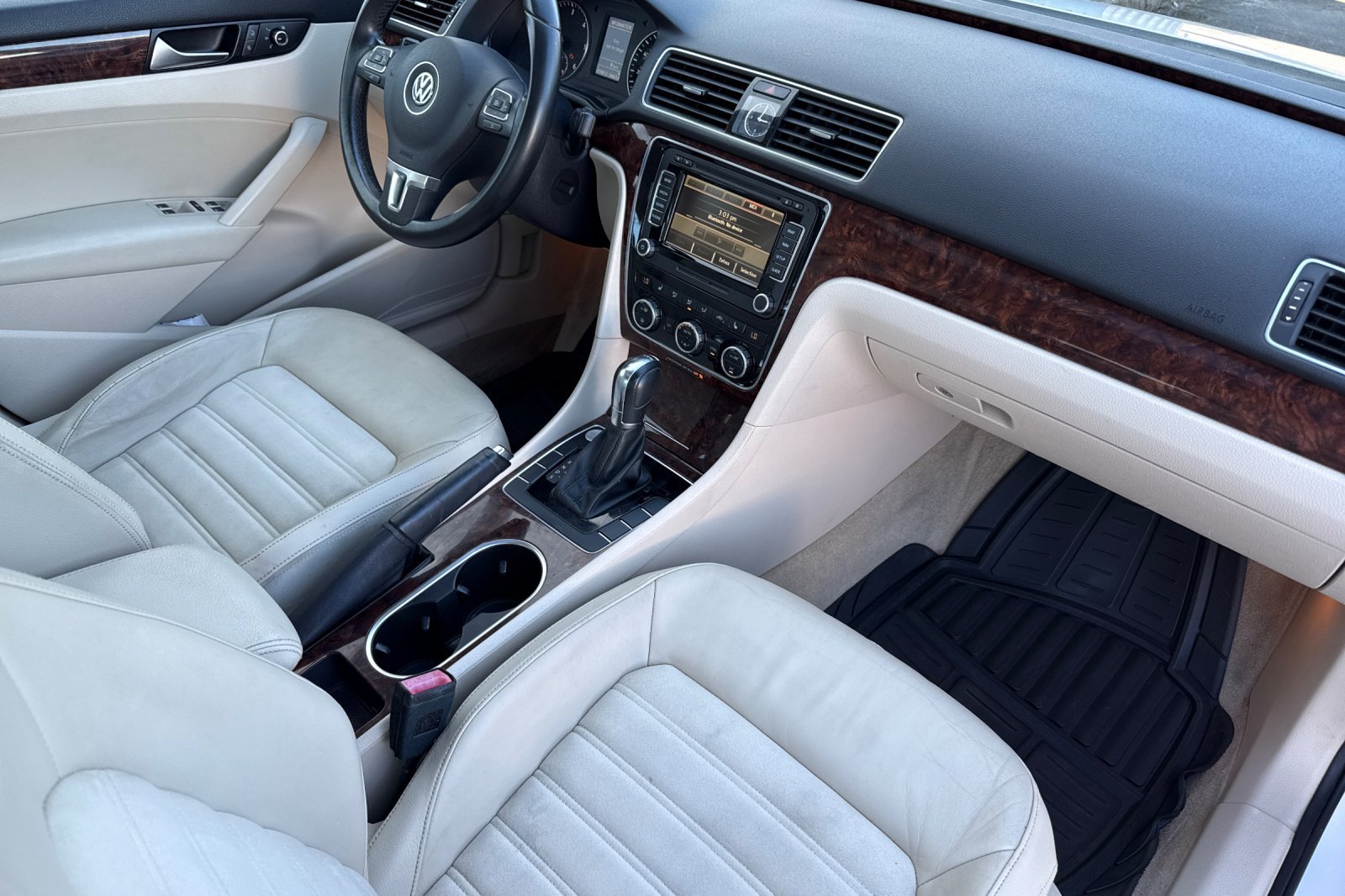 Used 2013 Volkswagen Passat TDI SEL Premium FWD image 15