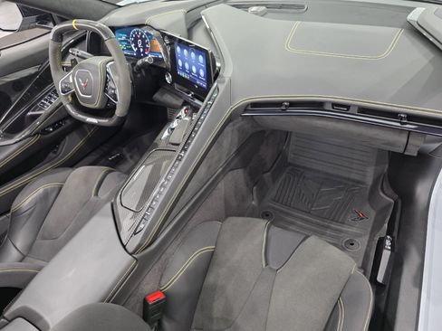 Used 2023 Chevrolet Corvette Z06 w/ Z07 Performance Package RWD image 31