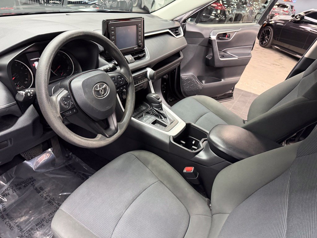 Used 2022 Toyota RAV4 LE FWD image 30