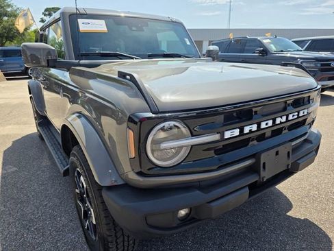 Certified 2025 Ford Bronco Outer Banks AWD/4WD image 2