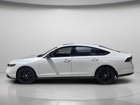 Certified 2025 Honda Accord SE image 3