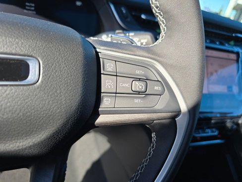 New 2025 Jeep Grand Cherokee Limited w/ Black Appearance Package image 31