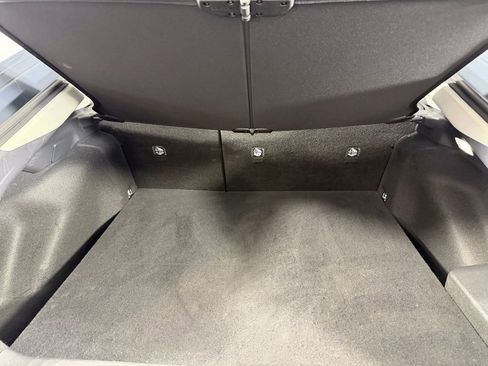 Used 2025 Toyota Prius XLE image 28