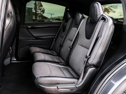 Used 2018 Tesla Model X 75D image 43