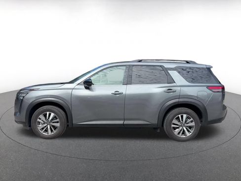Used 2026 Nissan Pathfinder SL FWD image 8