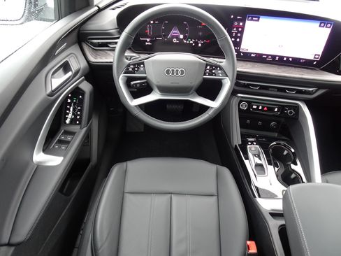 Certified 2025 Audi Q5 Premium Plus AWD/4WD image 10