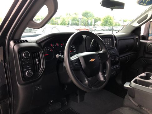 Used 2022 Chevrolet Silverado 2500 Custom w/ Custom Convenience Package AWD/4WD image 15