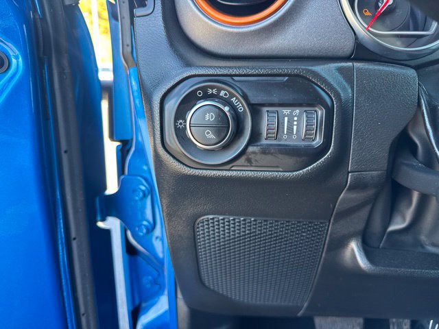 Used 2022 Jeep Gladiator Mojave w/ LED Lighting Group AWD/4WD image 26