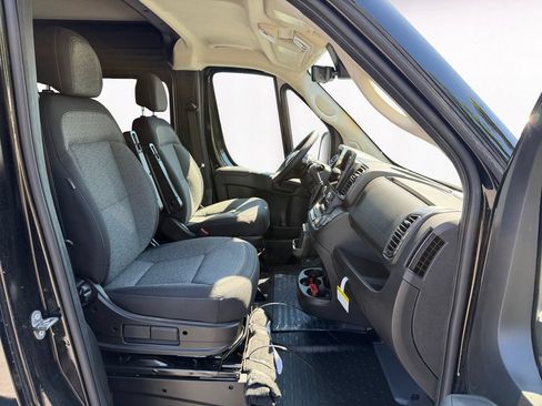 New 2026 RAM ProMaster 3500 w/ Crew Van Package FWD image 15
