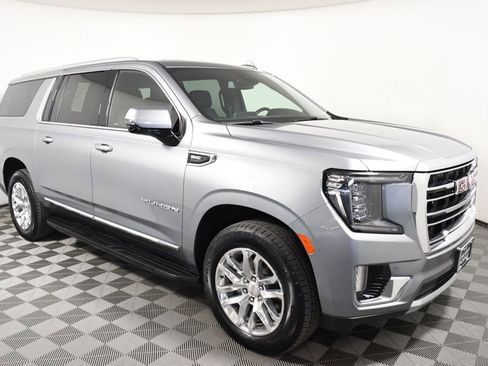 Used 2023 GMC Yukon XL SLT w/ SLT Premium Package image 8