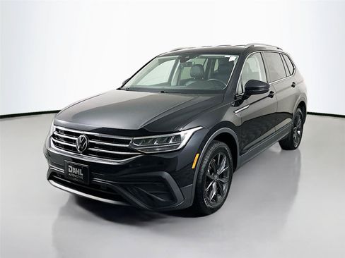 Used 2024 Volkswagen Tiguan SE AWD/4WD image 4