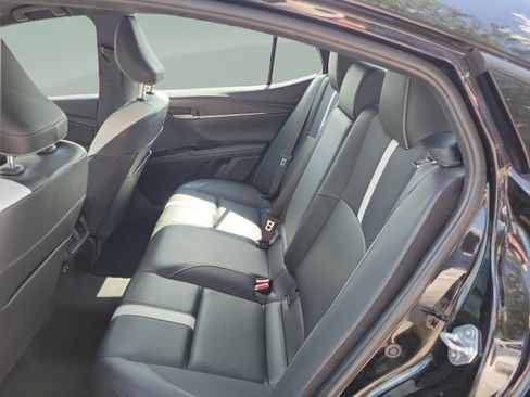 Used 2025 Toyota Camry SE FWD image 13