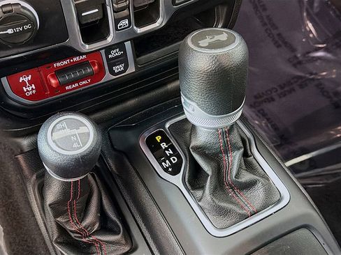 Used 2021 Jeep Wrangler Unlimited Rubicon image 35