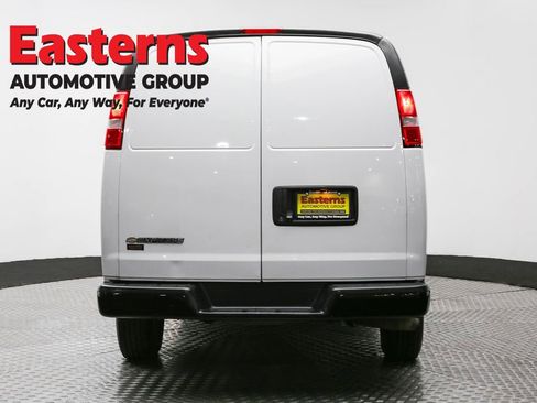 Used 2019 Chevrolet Express 2500 w/ Driver Convenience Package image 6