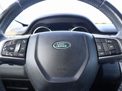 Used 2017 Land Rover Discovery Sport SE image 16